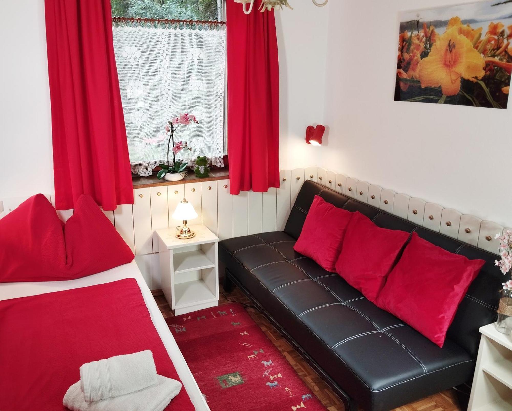 Ferienwohnung Schellander Privatstrand Velden am Woerthersee Room photo