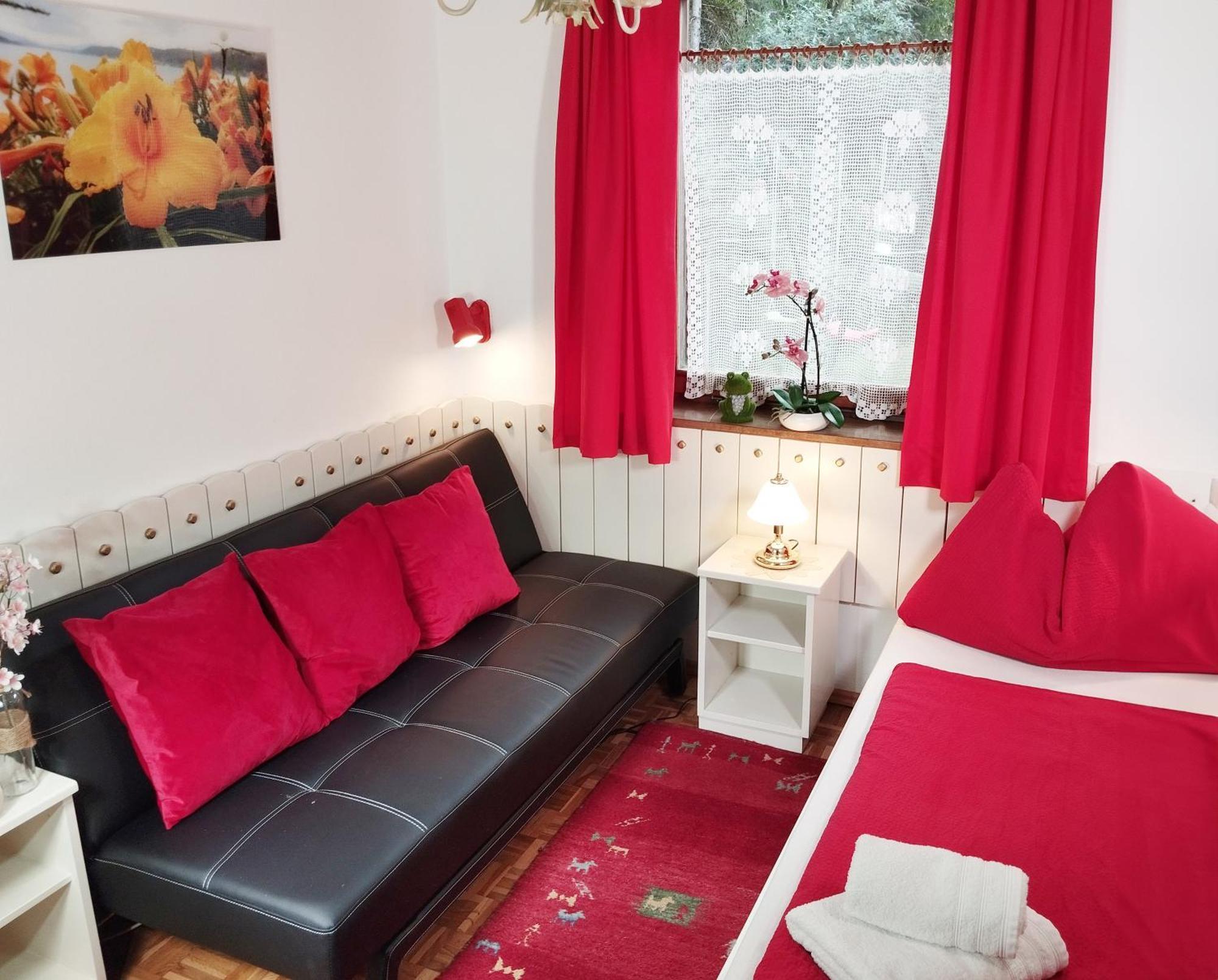Ferienwohnung Schellander Privatstrand Velden am Woerthersee Room photo